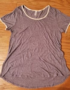 LuLaRoe Classic Tee L